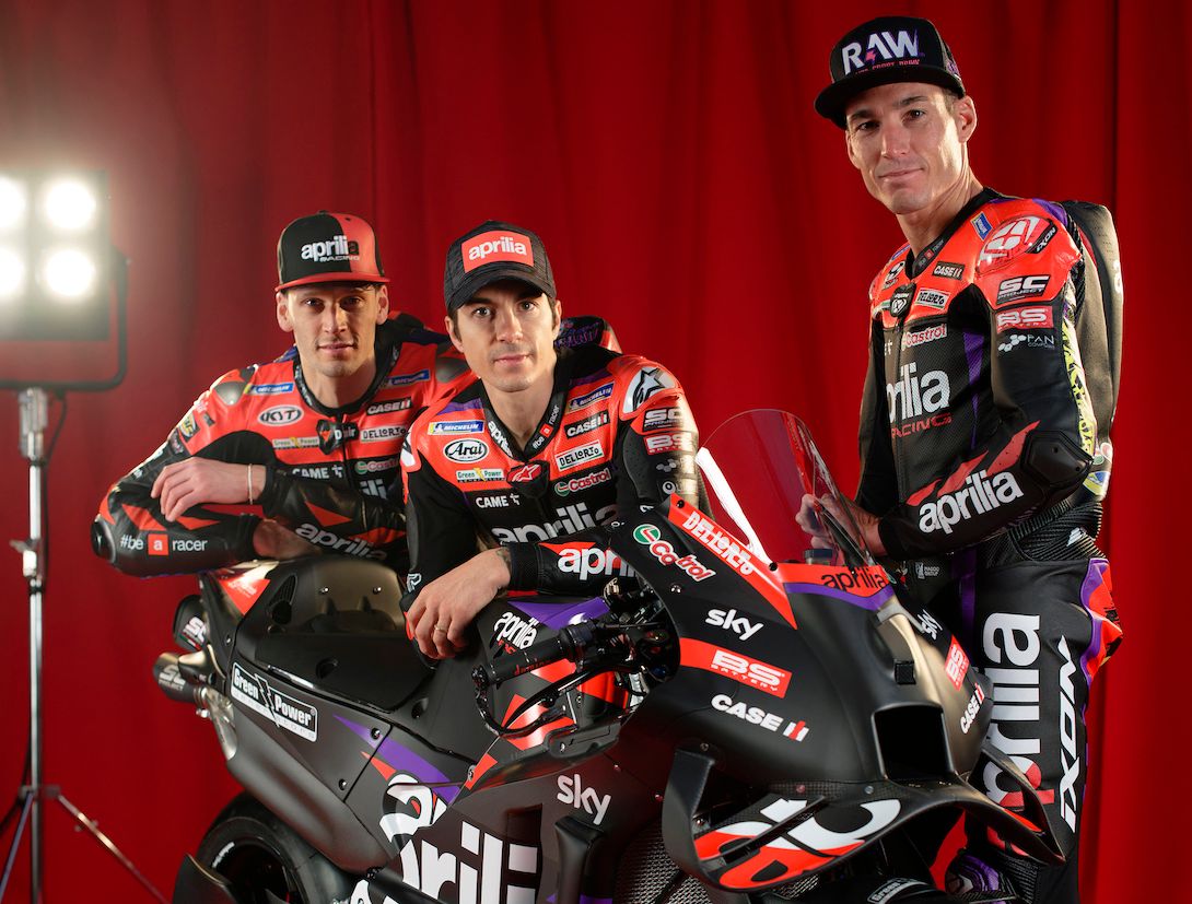 2 - Aprilia Racing Team a.jpg