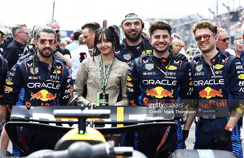 Lisa BlackPink bersama Tim Red Bull di F1 GP Miami 2024