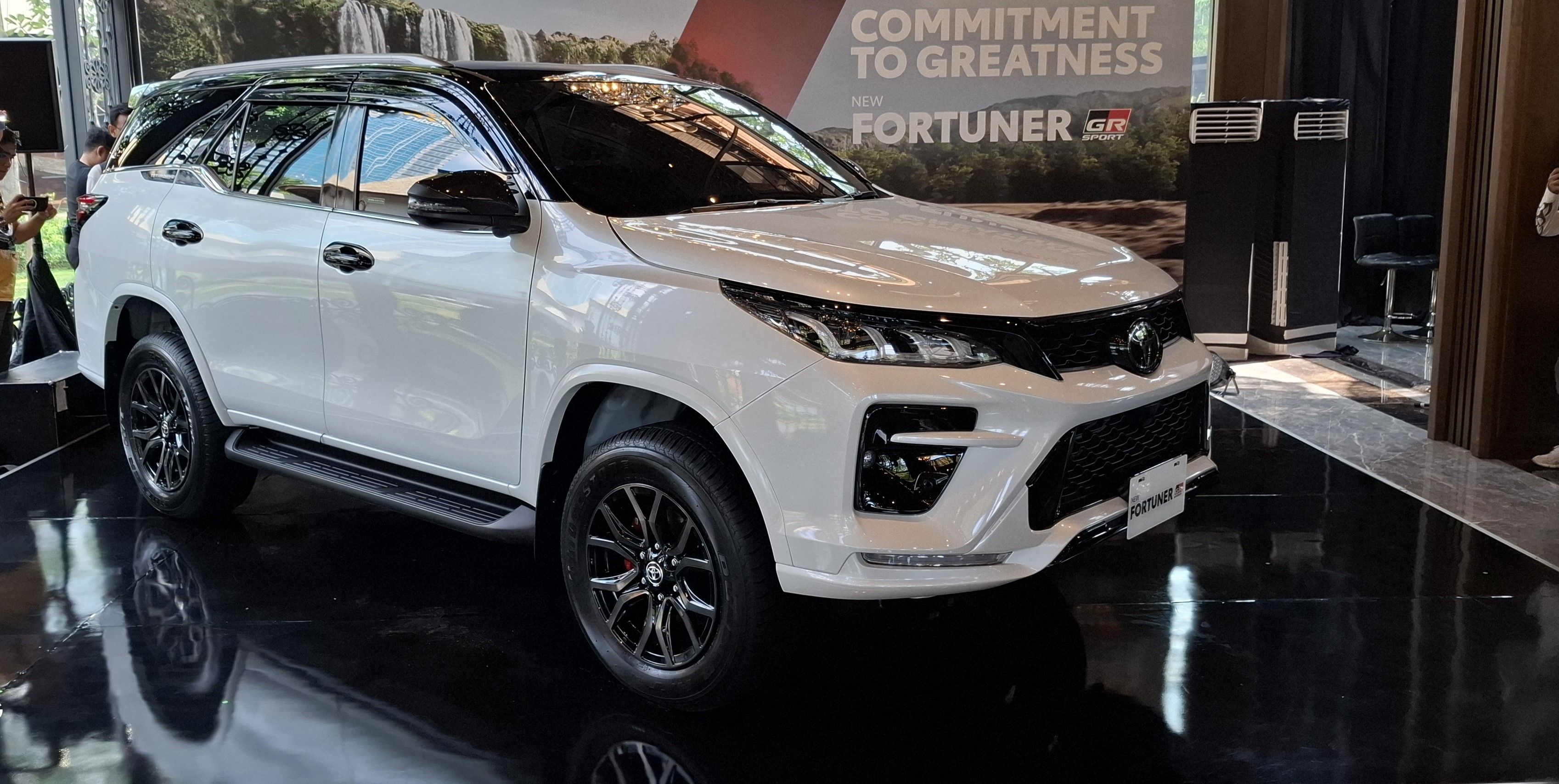 New Fortuner depan - CHADIE