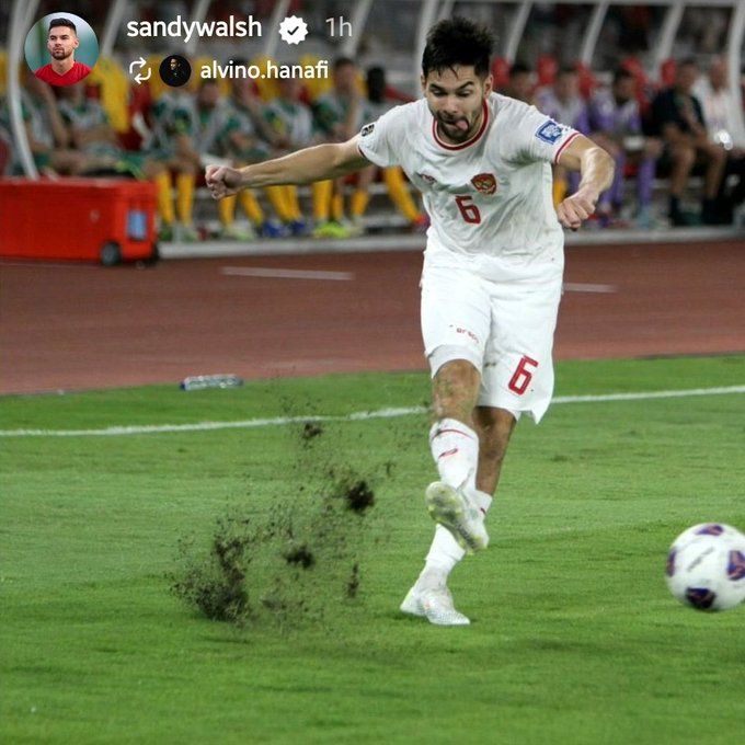 Kondisi Rumput GBK di laga Indonesia vs Australia / Instagram Sandy Walsh