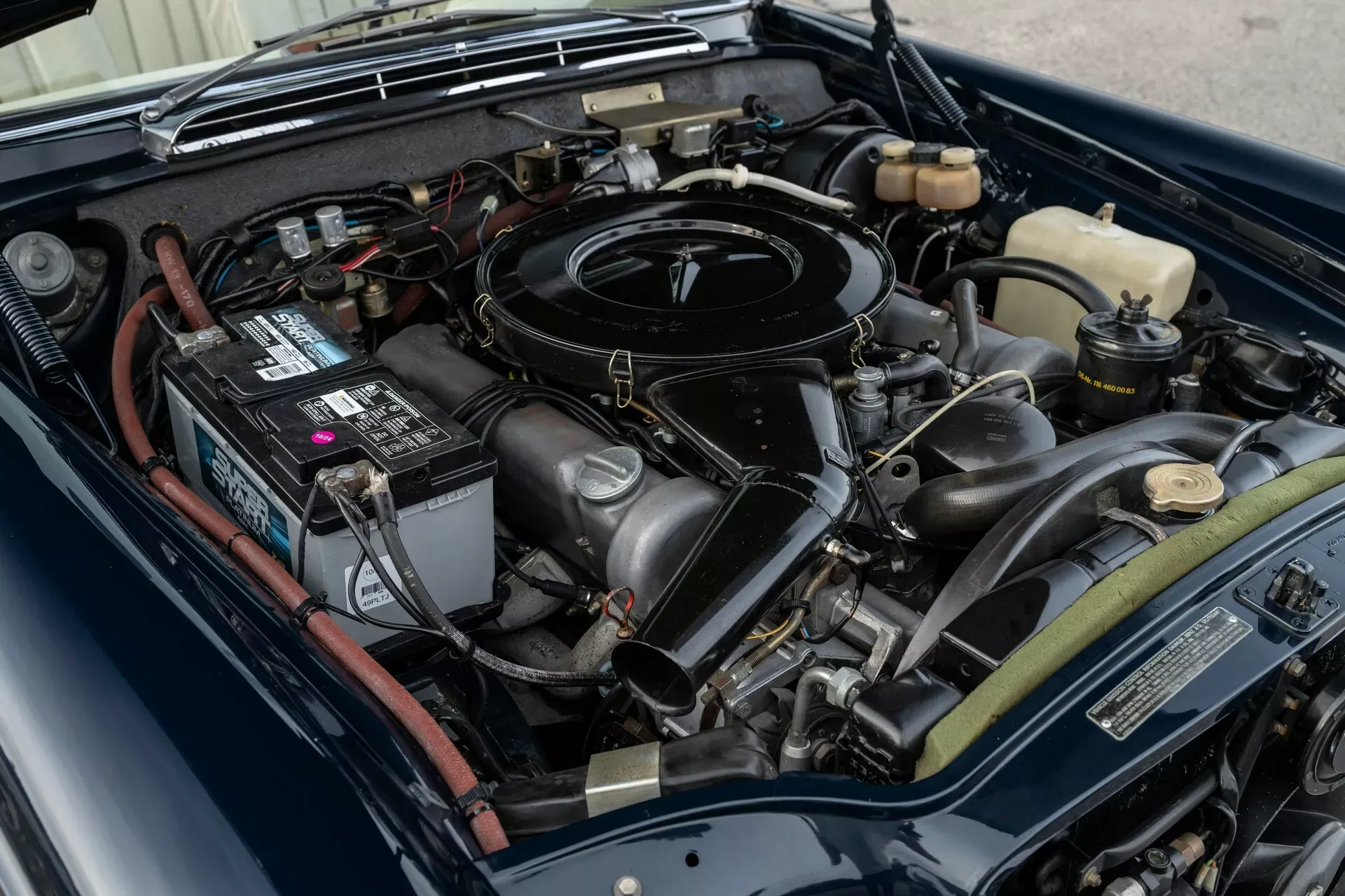 1971-Mercedes-Benz-280-SE-Cabriolet. (Foto: RM Sotheby’s/Lindsey Grace Whiddon/Robin Adams via Carscoop) 