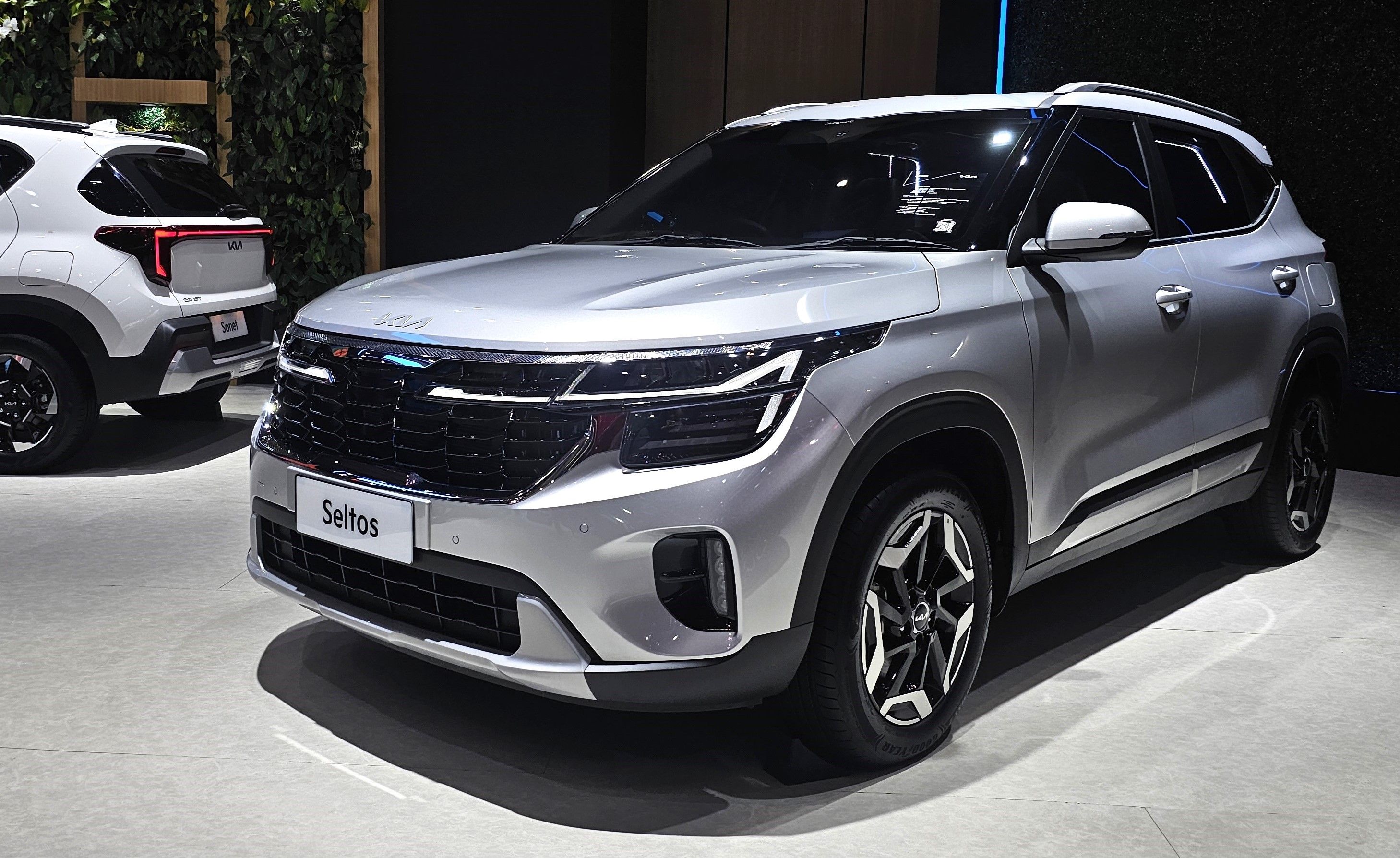New Kia Seltos memeriahkan kelas SUV kompak di IIMS 2025. (KIA)