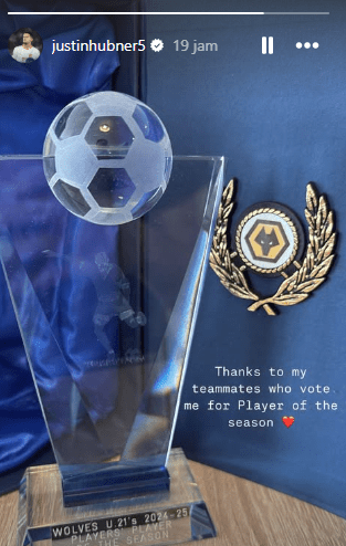 Justin Hubner pemain terbaik U-21 Wolverhampton.png