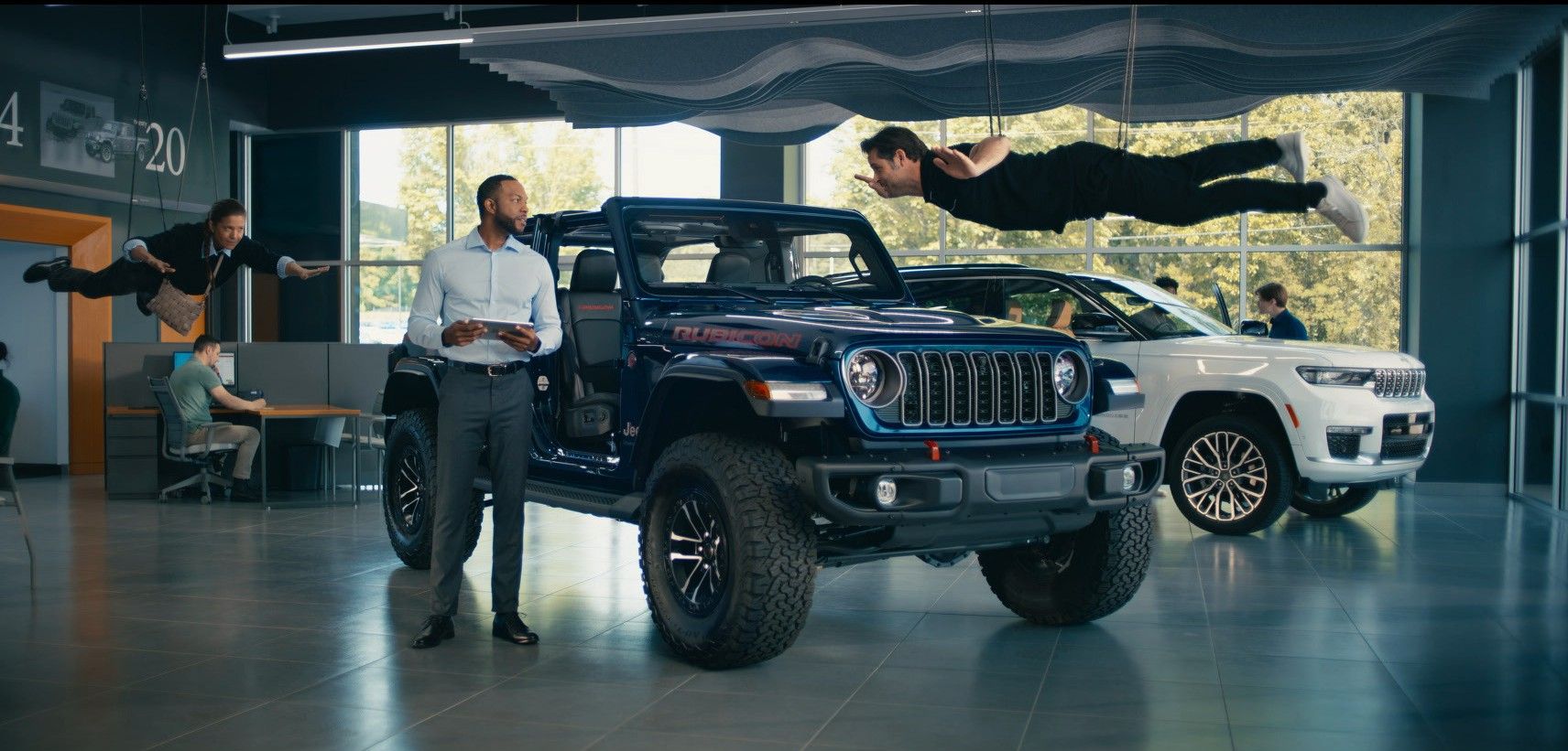 Iklan hasil kolaborasi Paramount Pictures dan Jeep yang terinspirasi dari adegan ikonik di film Mission Impossible. (IND).jpg