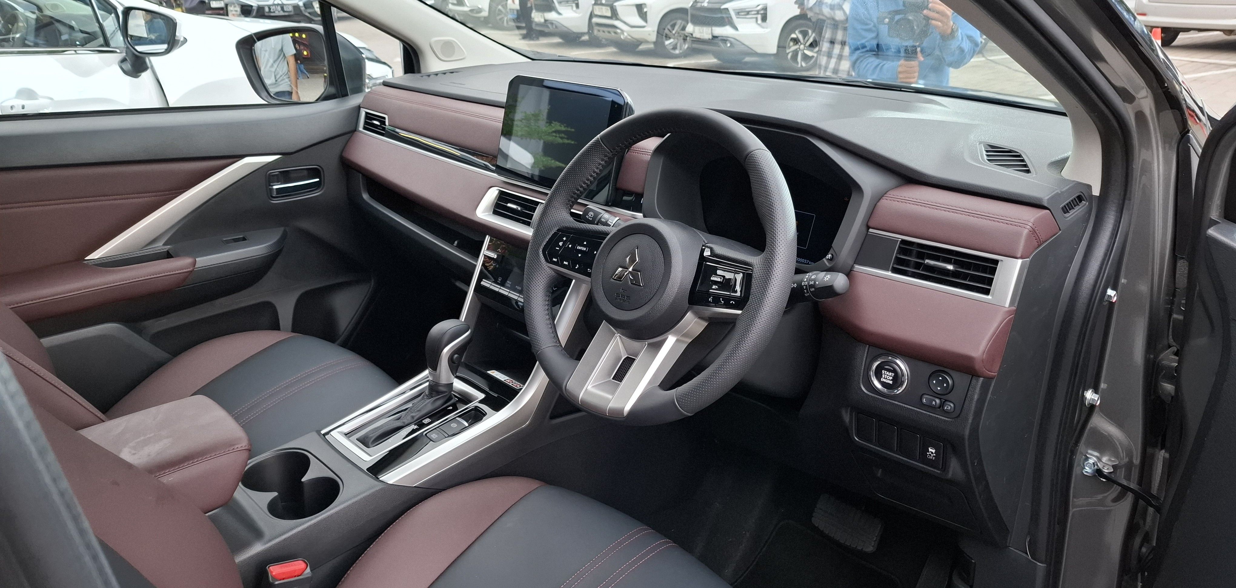 Kombinasi warna interior baru Xpander Cross. (Chadie)