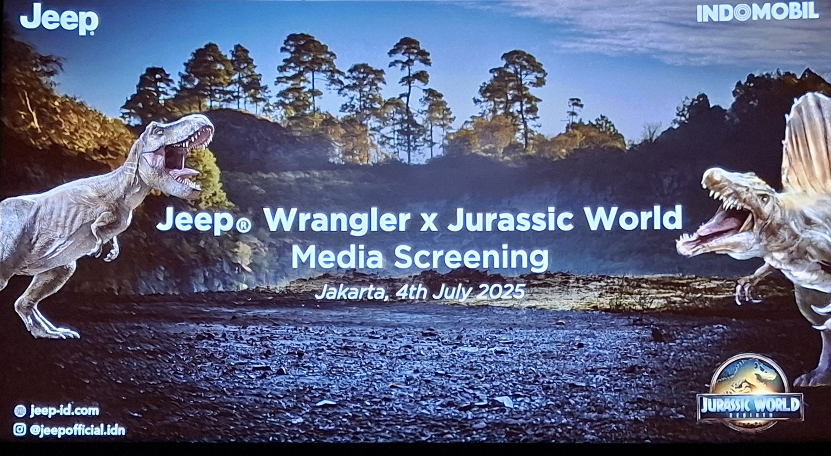 Jeep Wrangler kembali hadir di Saga Jurassic. (Chadie)