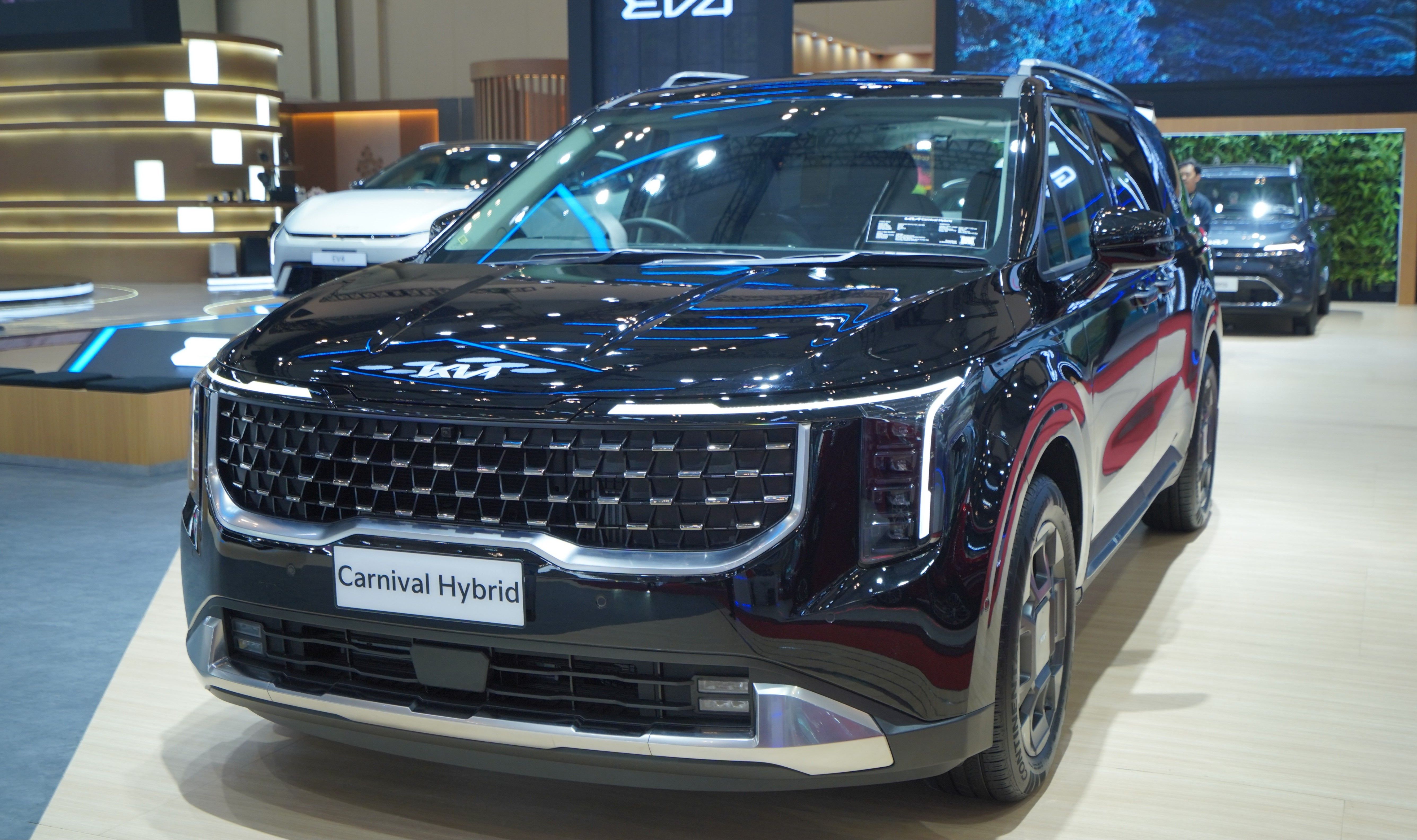Kia Carnival Hybrid. (KIA)