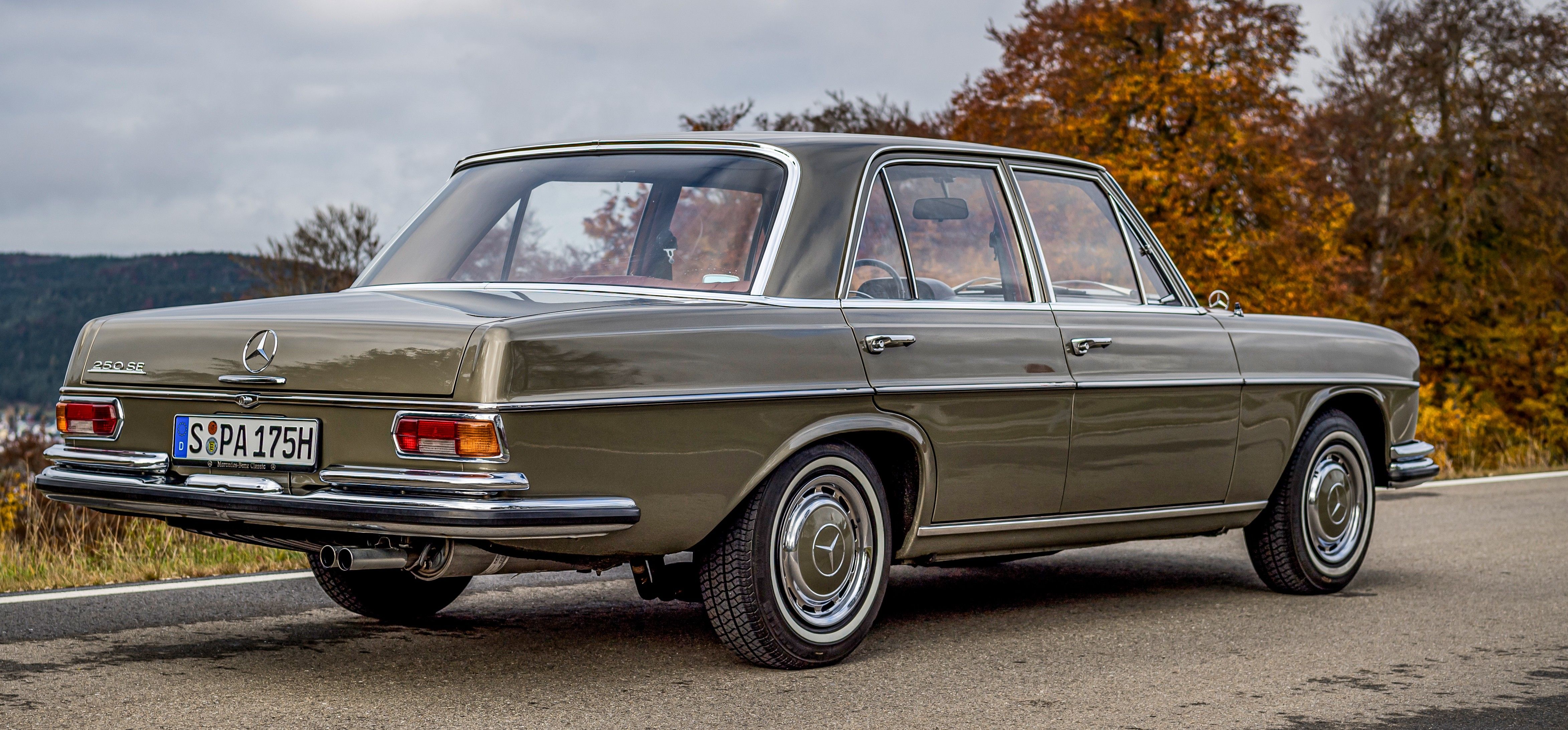 Tampilan belakang Mercedes-Benz W108/109 alias 'Mercy Kebo'. (Mercedes-Benz Indonesia)