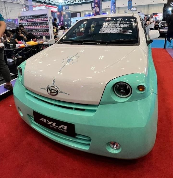 Daihatsu Ayla Retro Future kreasi Gofar Hilman dan NMAA. (ADM)