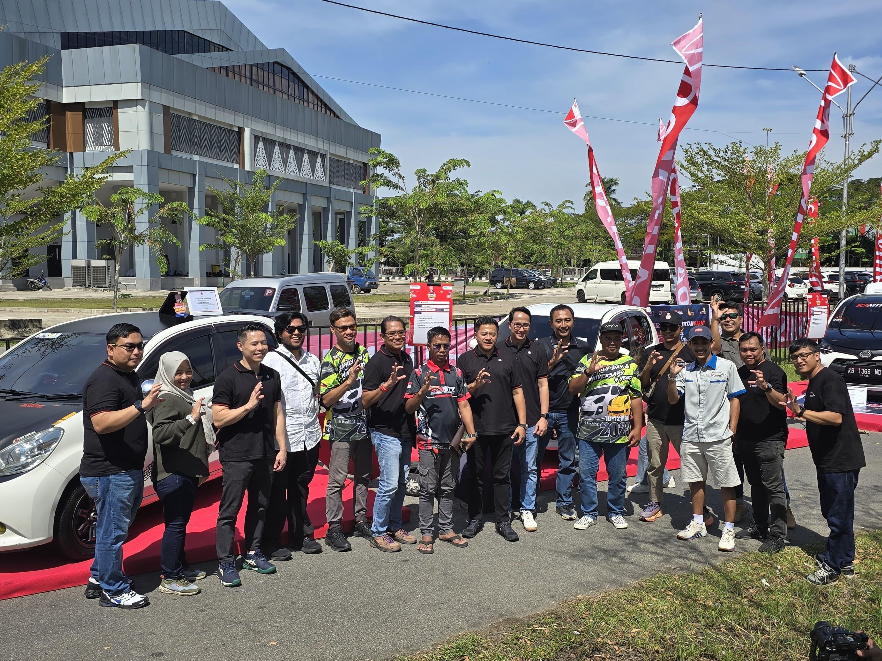 Anggota komunitas mobil Daihatsu di Kumpul Sahabat Pontianak. (ADM)