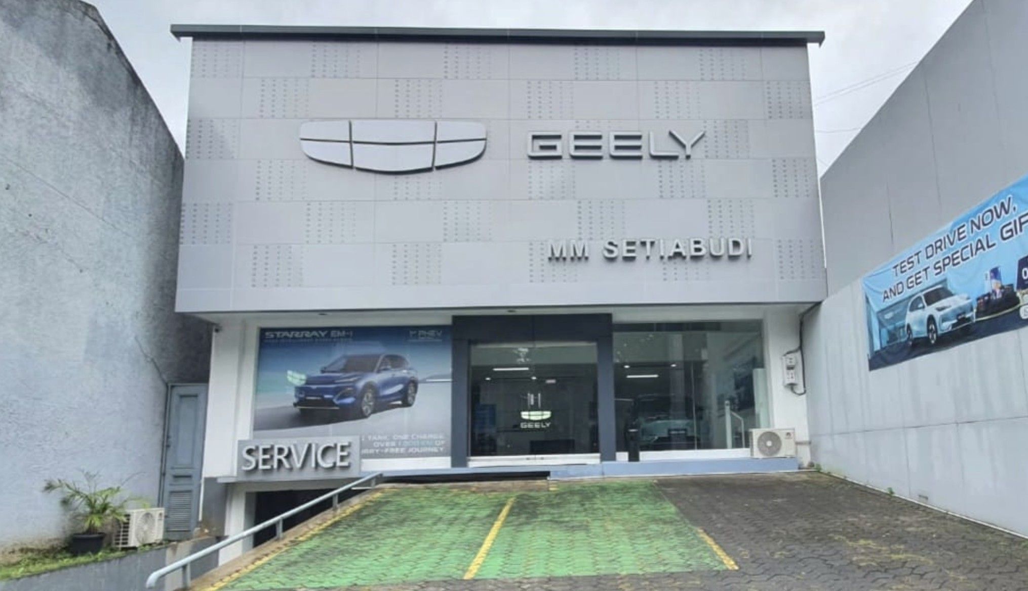 Geely Maju Batu Tulis menjadi diler kedua Geely di Kota Kembang (GAI)