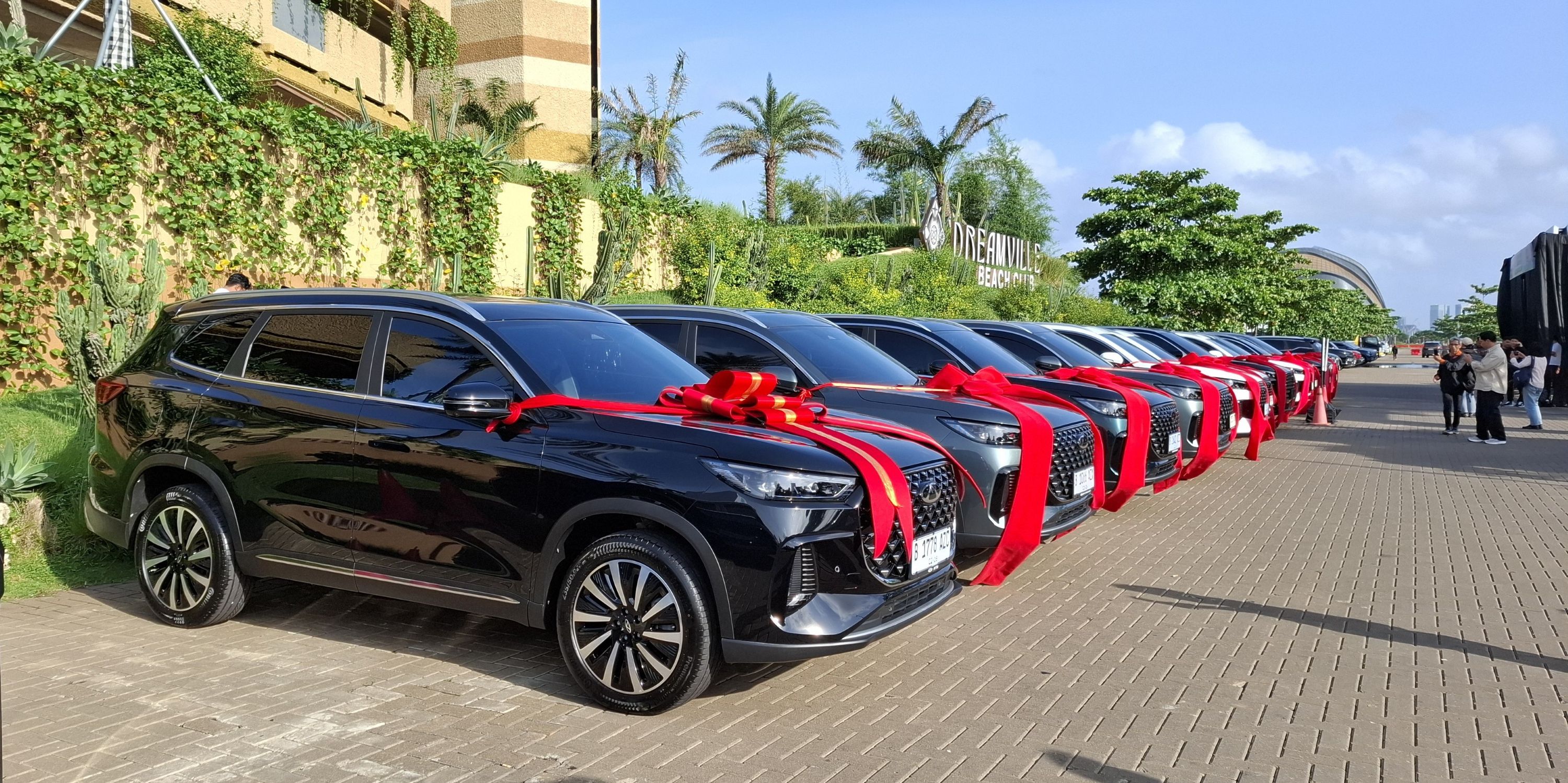 Rangkaian Chery Tiggo Series CSH yang siap diserahterimakan secara simbolis kepada konsumen. (Chadie).