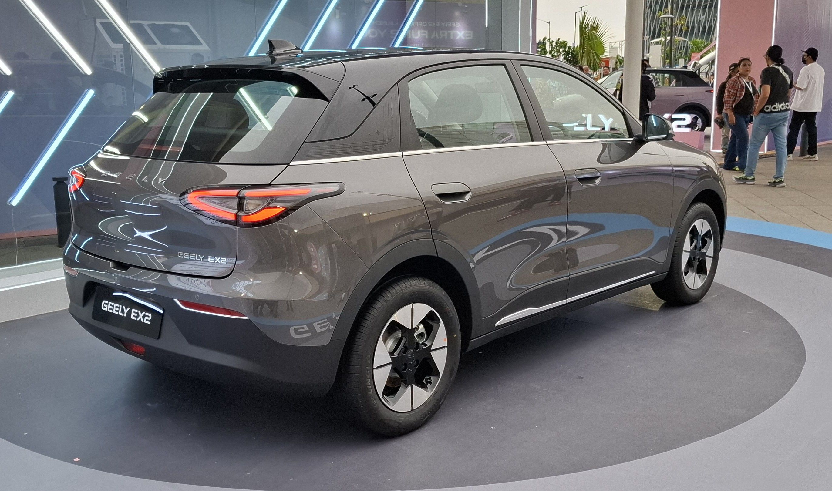 Tampilan belakang Geely EX2. (Chadie)