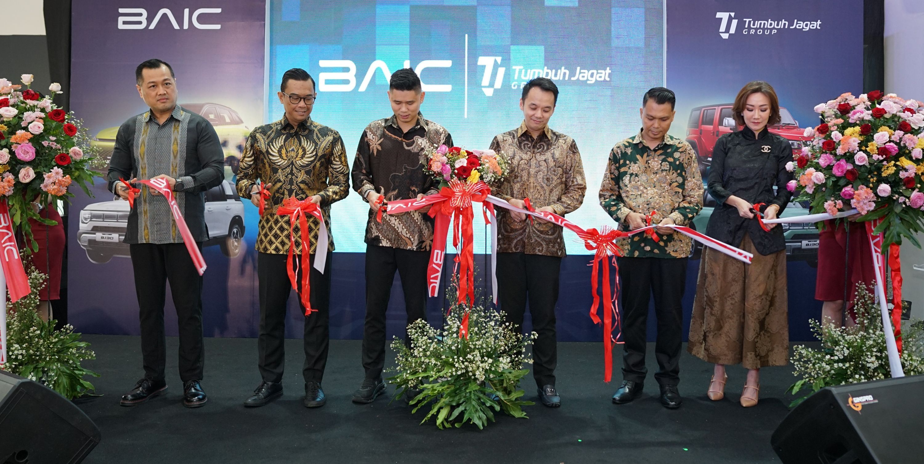 Seremoni peresmian diler BAIC Harapan Indah. (JDI)