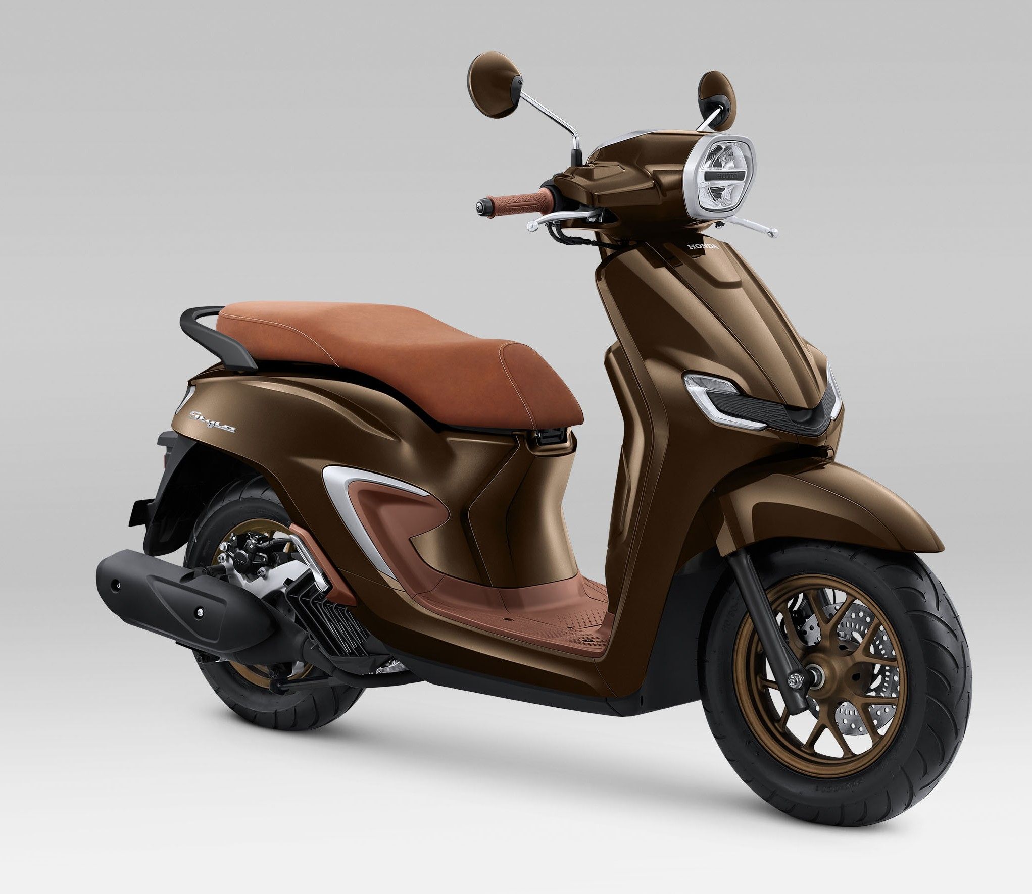 Honda Stylo 160 - Royal Brown. (AHM)