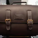 Tas kulit hasil karya perajin Italia hadir melengkapi aksesoris Vespa 946 Horse. (PID)