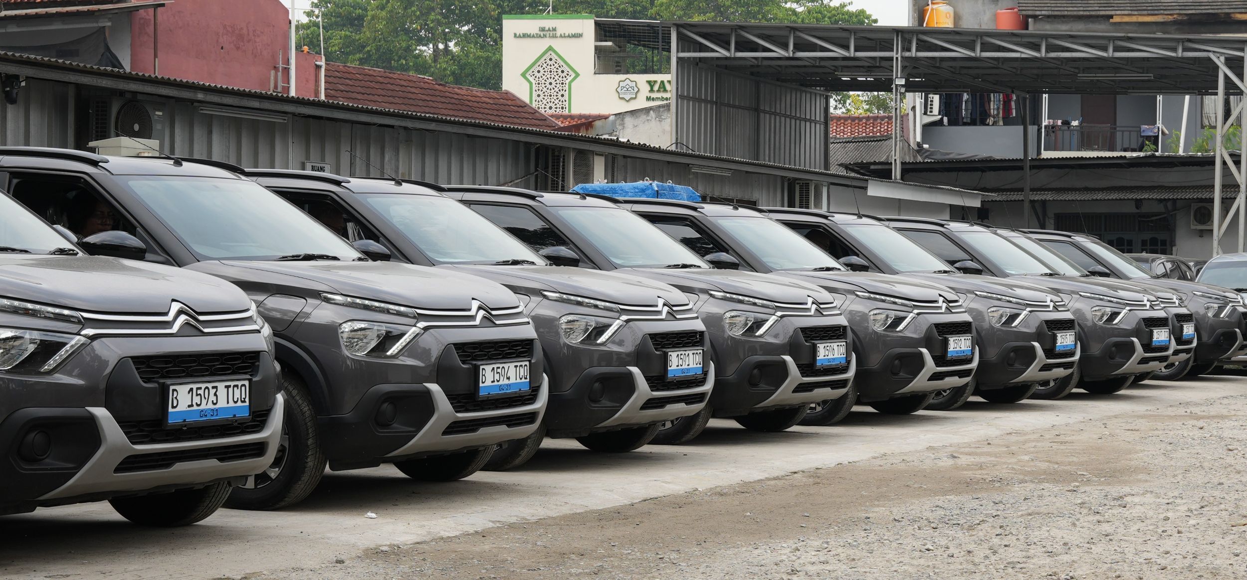 Deretan Citroën Ë-C3 All Electric siap menjadi armada PT Express Transindo Utama Tbk. (IND)