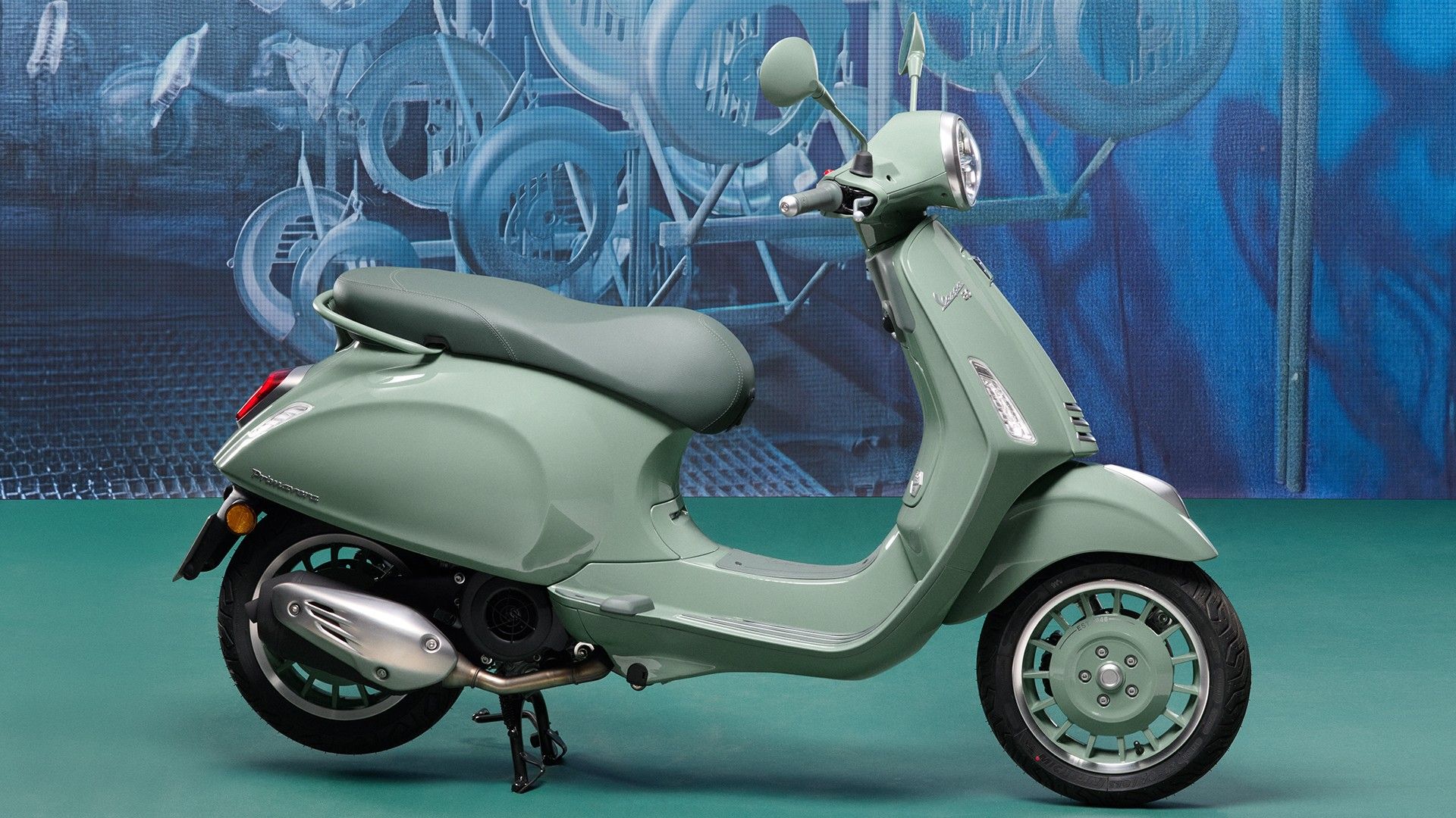 Vespa Primavera 80th. (PID)